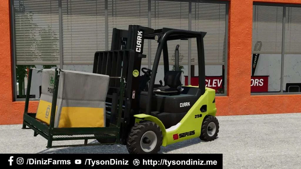 CLARK S-25D FORKLIFT v1.0 FS22 FS22 Mod Free Download